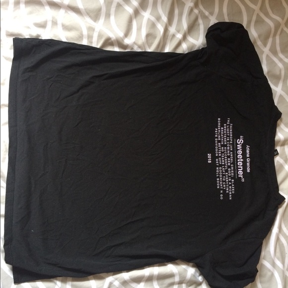 ariana grande “and what about it” tee from h&m - Picture 3 of 6